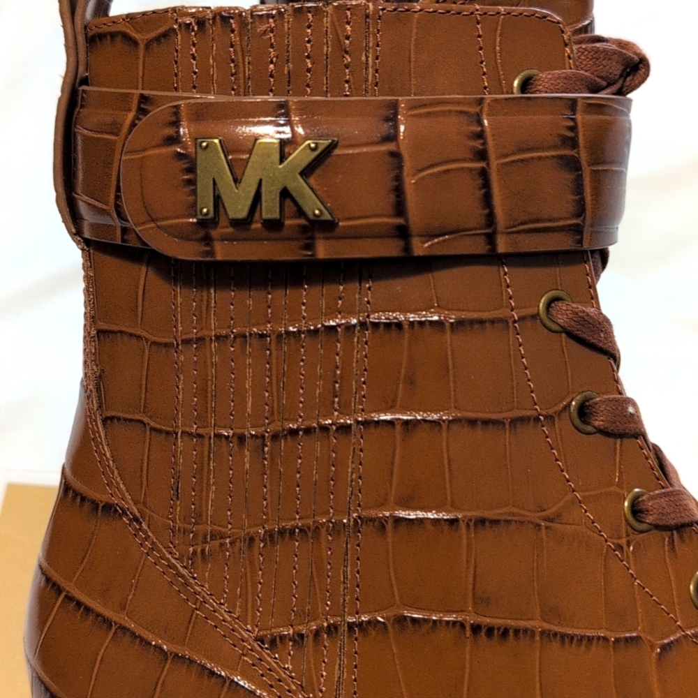 Michael Kors Ladies leather Chestnut Stark Booties. - Picture 7 of 10